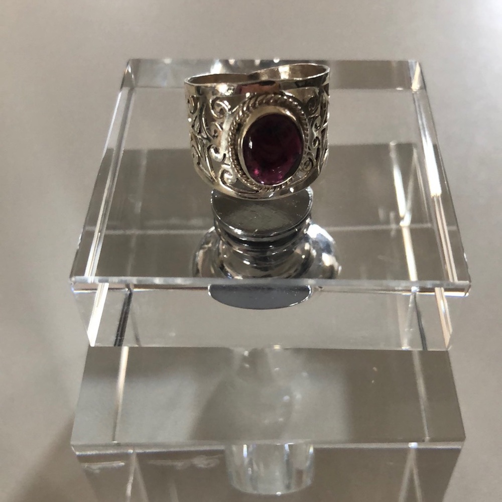 Amethyst Colored Stone Ring - image 2